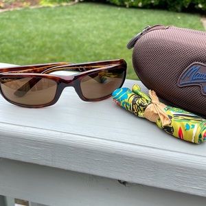 Maui Jim “Stingray” sunglasses